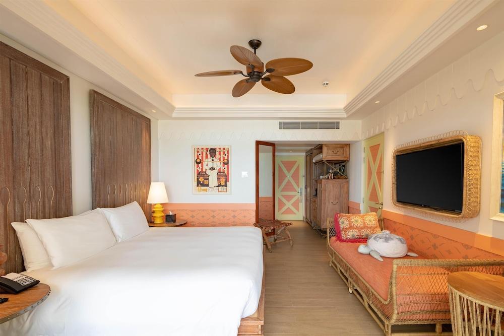 SAii Lagoon Maldives, Curio Collection by Hilton Room Type - Family Room, 1 King Bed (Beach) SAii Lagoon Maldives, Curio Collection by Hilton Room Type - Family Room, 1 King Bed (Beach)