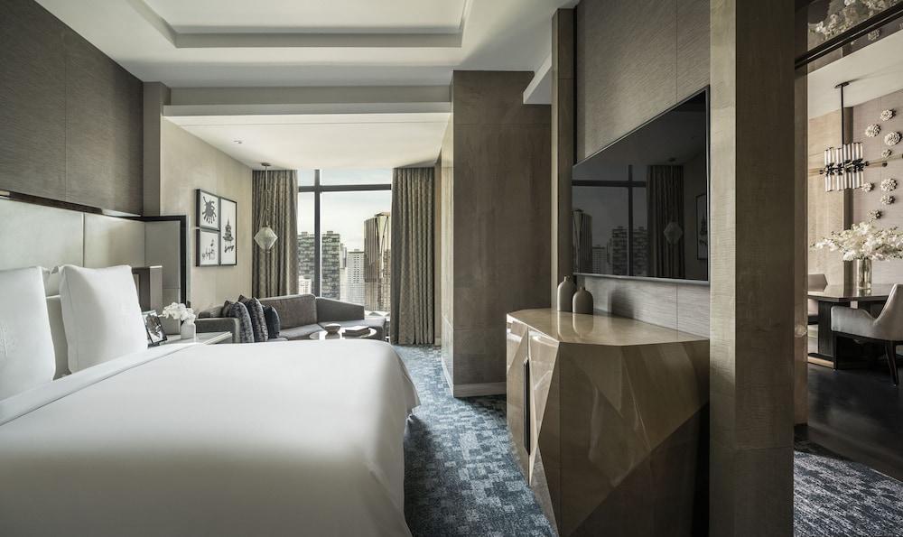 Four Seasons Hotel Kuala Lumpur Room Type - Premier Suite, Park View