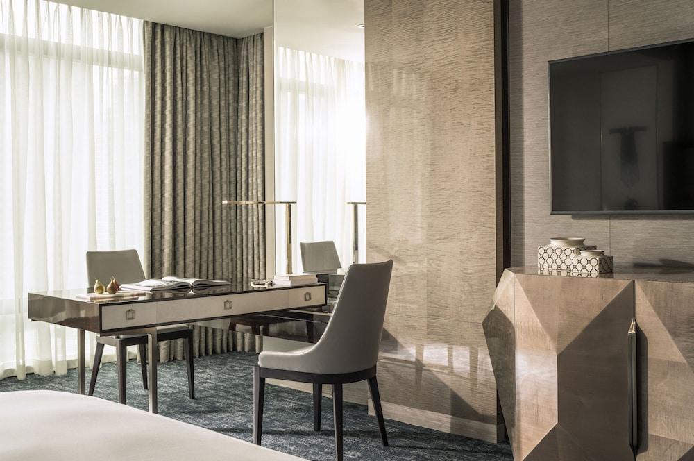 Four Seasons Hotel Kuala Lumpur Room Type - Club Premier Park View 2 Double Beds