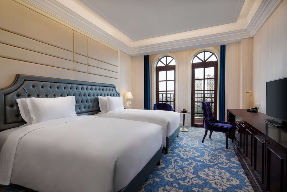 Radisson Blu Forest Manor Shanghai Hongqiao - Tap to explore photos