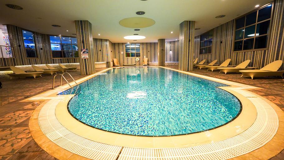 Istanbul Gonen Hotell - Tap to explore photos