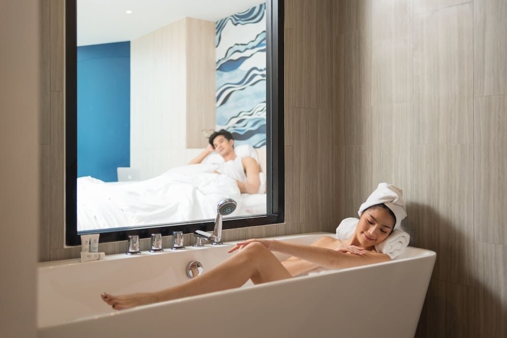 Brighton Grand Hotel & Convention Pattaya Room Type - 1 Bedroom Suite Sea View