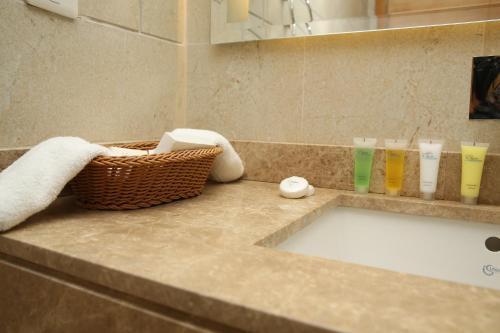 Gloria Hotel Amman Room Type - Superior Double or Twin Room Gloria Hotel Amman Room Type - Superior Double or Twin Room