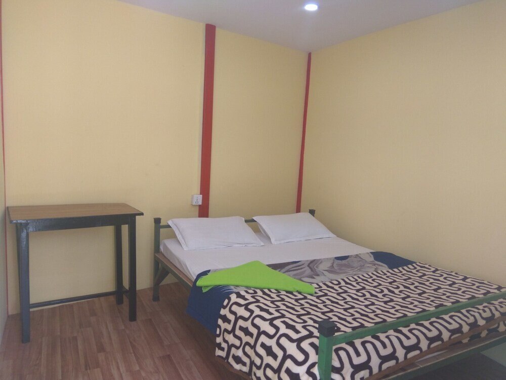 Beehive Hostel Room Type - Basic Room