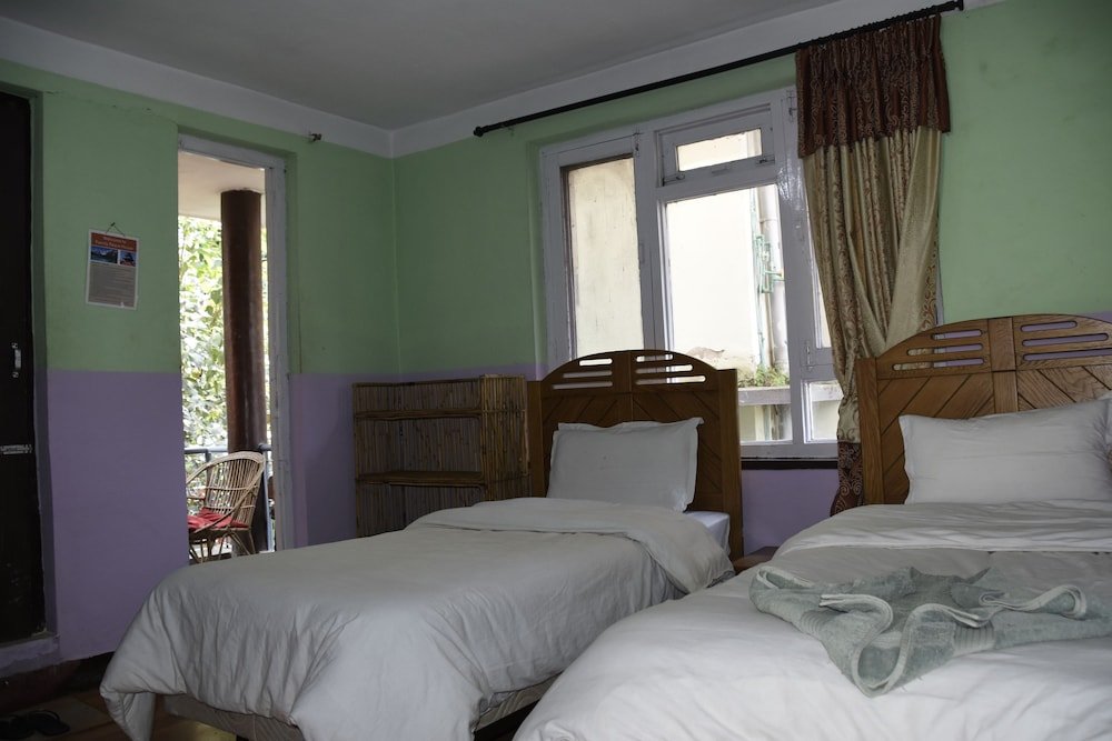 Beehive Hostel Room Type - Standard Double Room