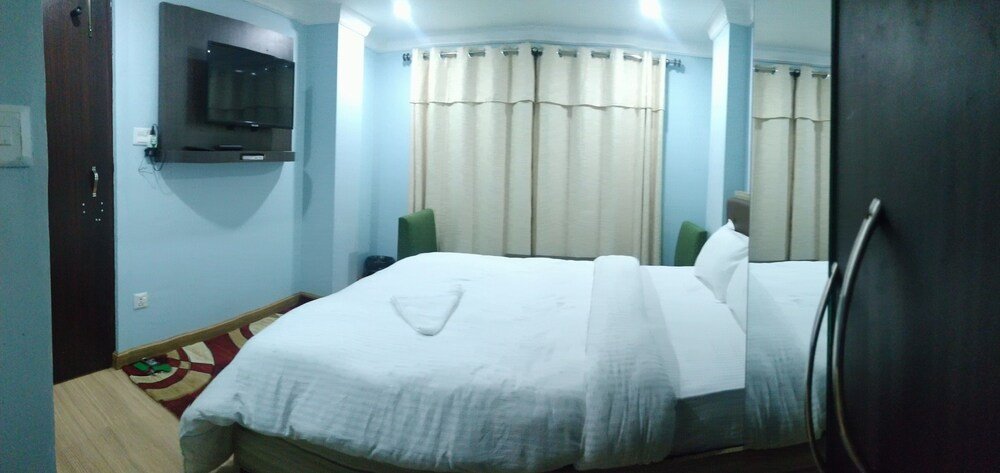Hotel Samrajya