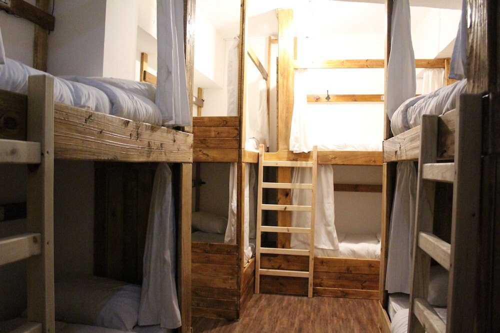 The Cabin Hostel Room Type - Shared Dormitory, Men only