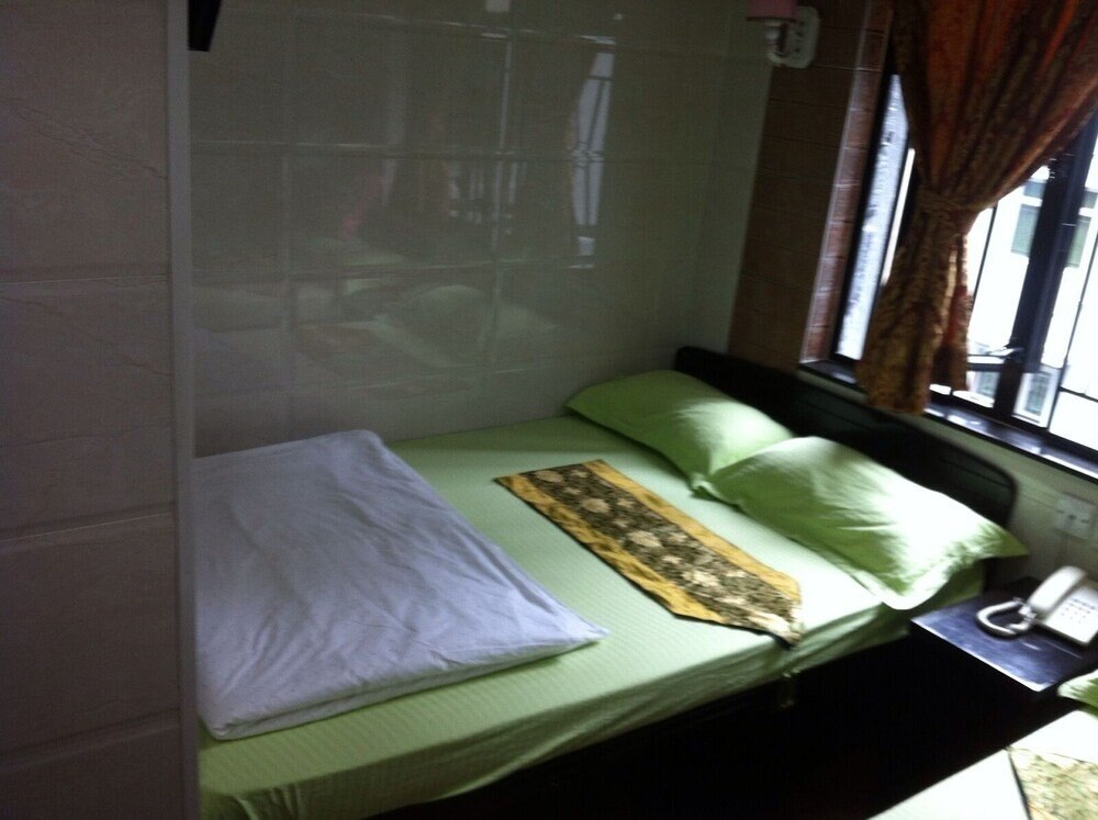 Dutch Hostel Room Type - Triple Room