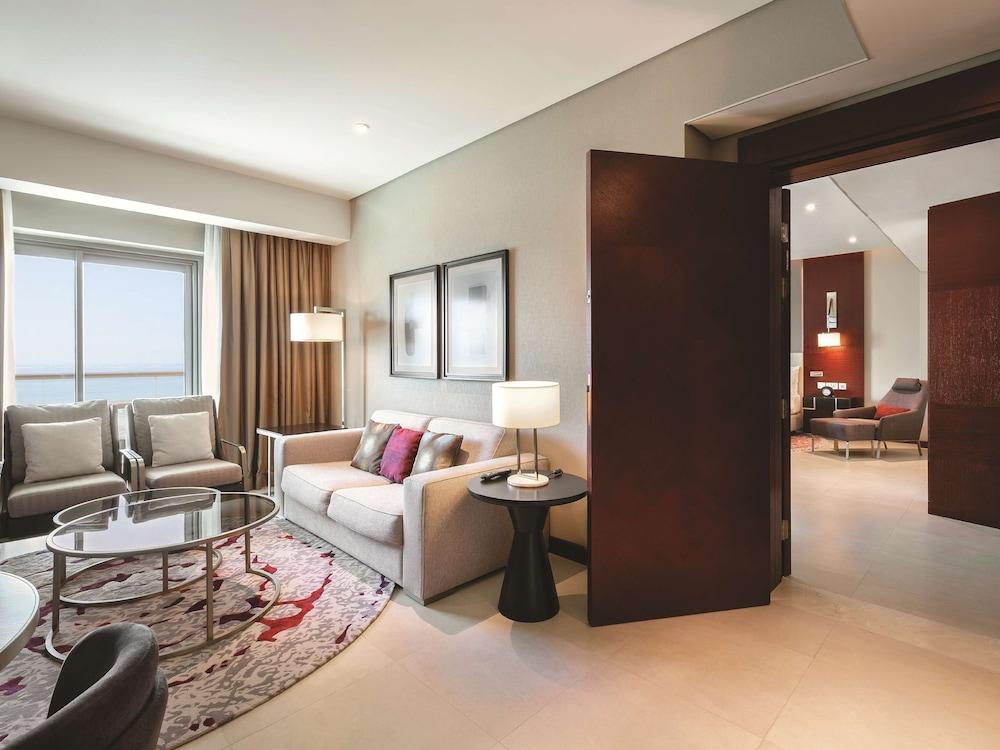 Hilton Doha The Pearl Room Type - CONNECTING FAMILY SUITE