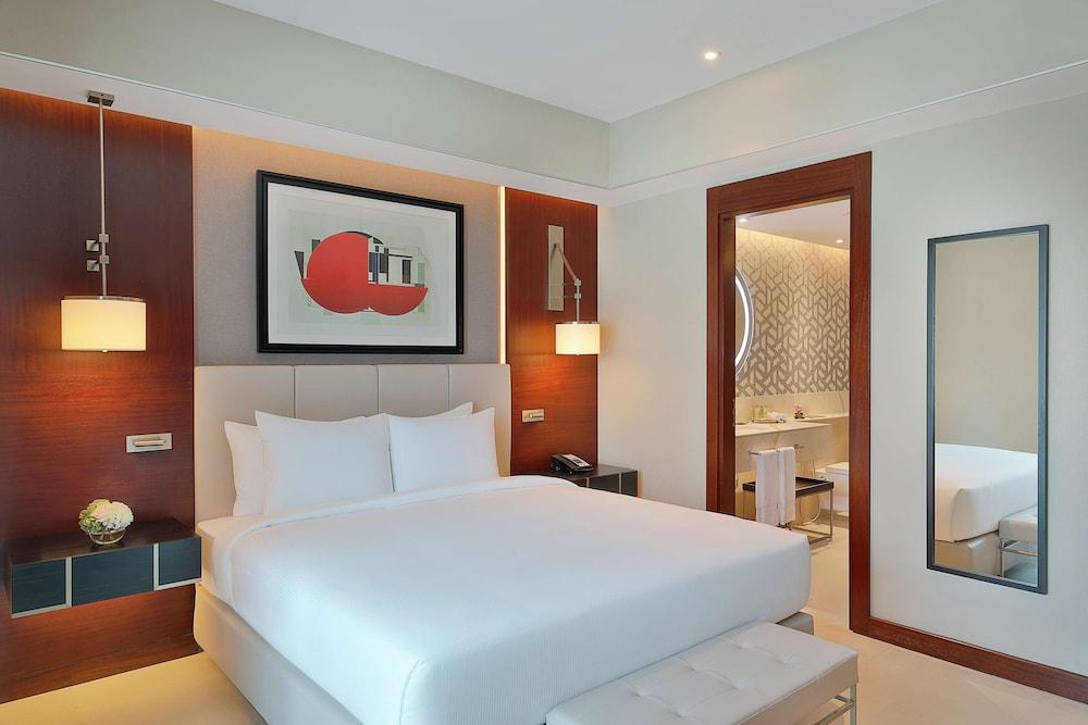 Hilton Doha The Pearl Room Type - Family Suite, 2 Bedrooms, Balcony