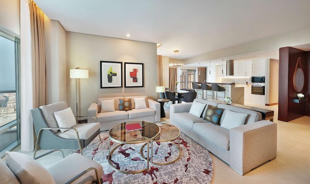 Hilton Doha The Pearl Room Type - Suite, 2 Bedrooms (Skyline with Panoramic View)