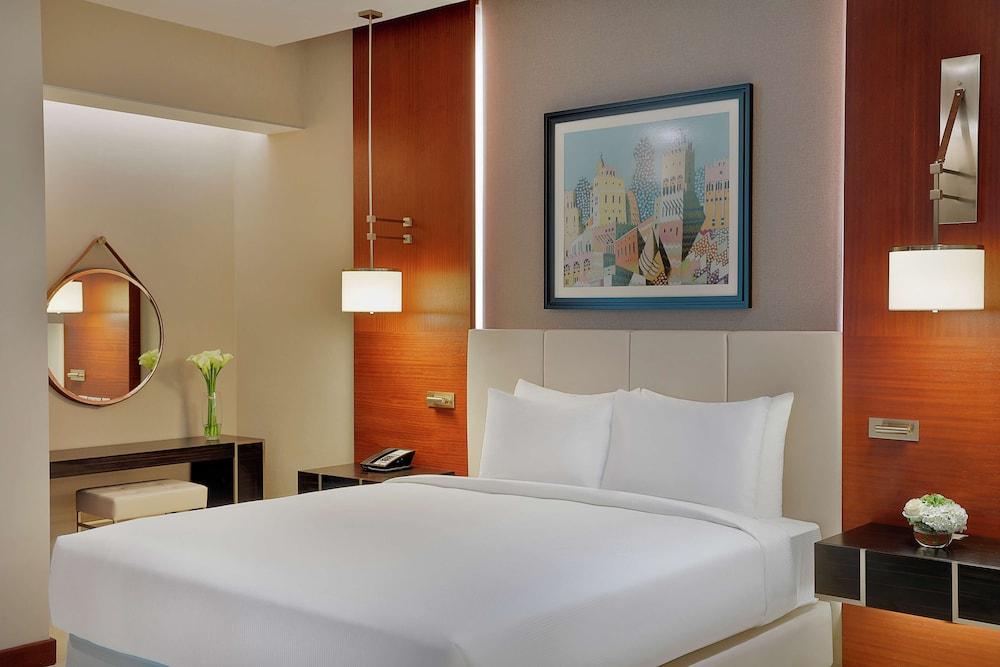 Hilton Doha The Pearl Room Type - Superior Studio, 1 King Bed