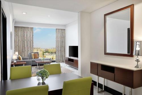 DoubleTree by Hilton Doha - Al Sadd Room Type - DELUXE ONE BEDROOM SUITE