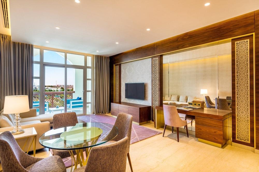 Al Messila, a Luxury Collection Resort & Spa, Doha Room Type - Grand Suite, 1 Bedroom, Balcony