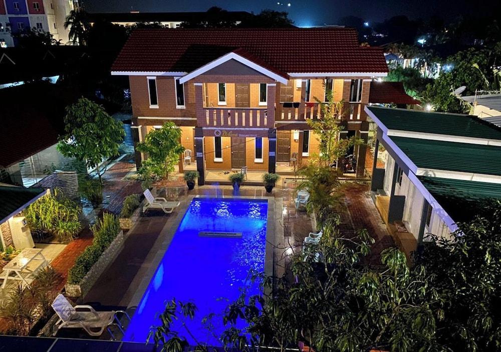 D'Lima Beach Inn Room Type - Deluxe Quadruple Room, Non Smoking, Pool View