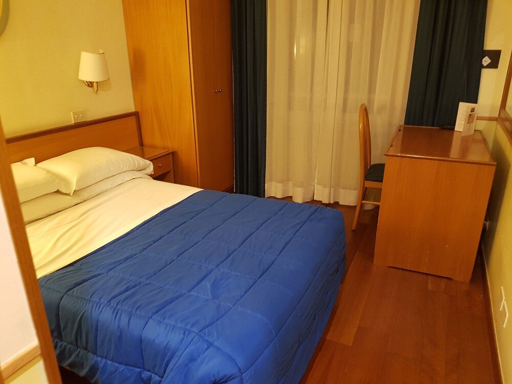 Hotel Piemonte - Tap to explore photos