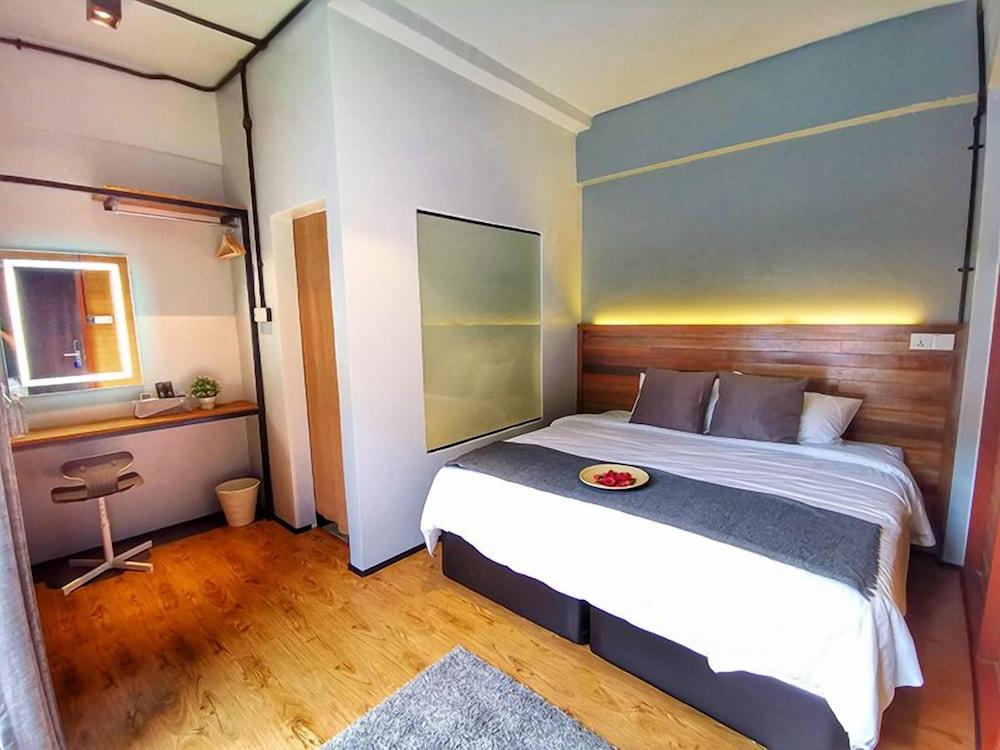 A Rock Resort Langkawi - Coral Reefs - Tap to explore photos