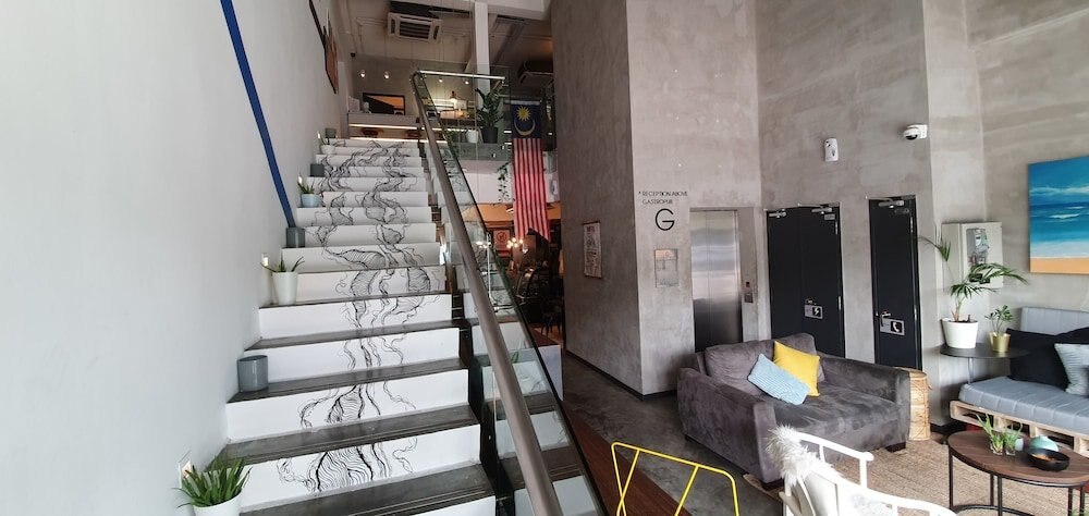 Illuminate Boutique Hostel - Tap to explore photos