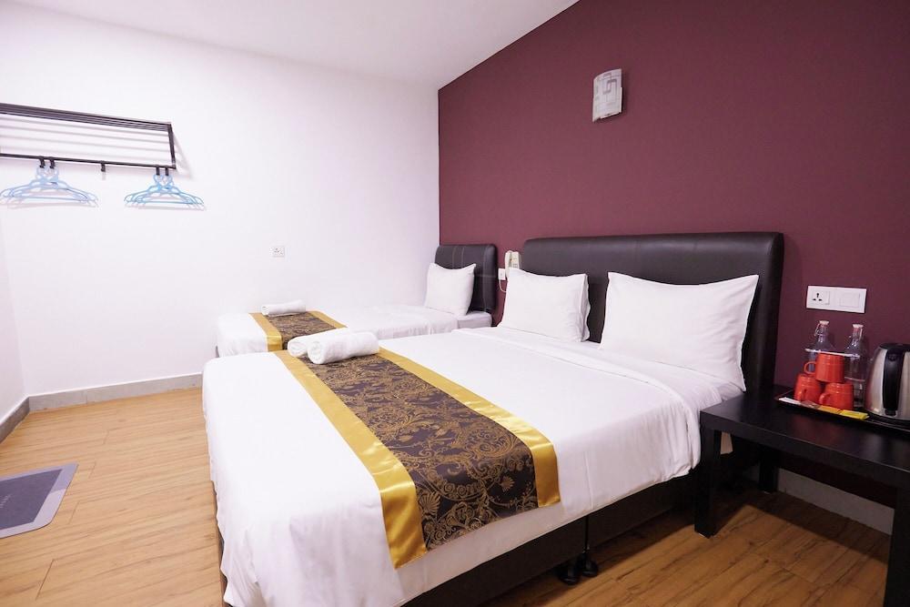 Hotel Sunjoy9 OKR Near Midvalley 10 Mins Only Room Type - Family Room for 3