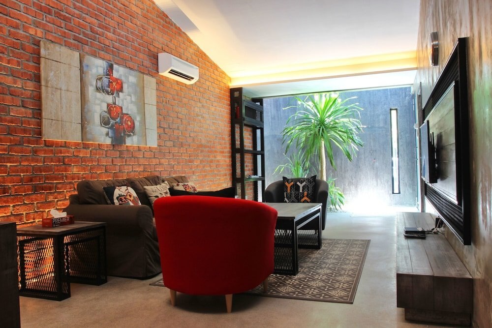 Owl Homestay
