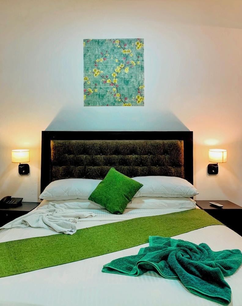 Pearl Royal Hotel Room Type - Deluxe Double Room
