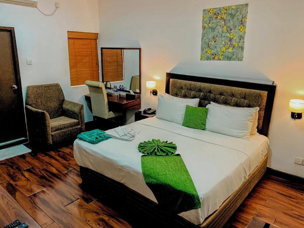 Pearl Royal Hotel