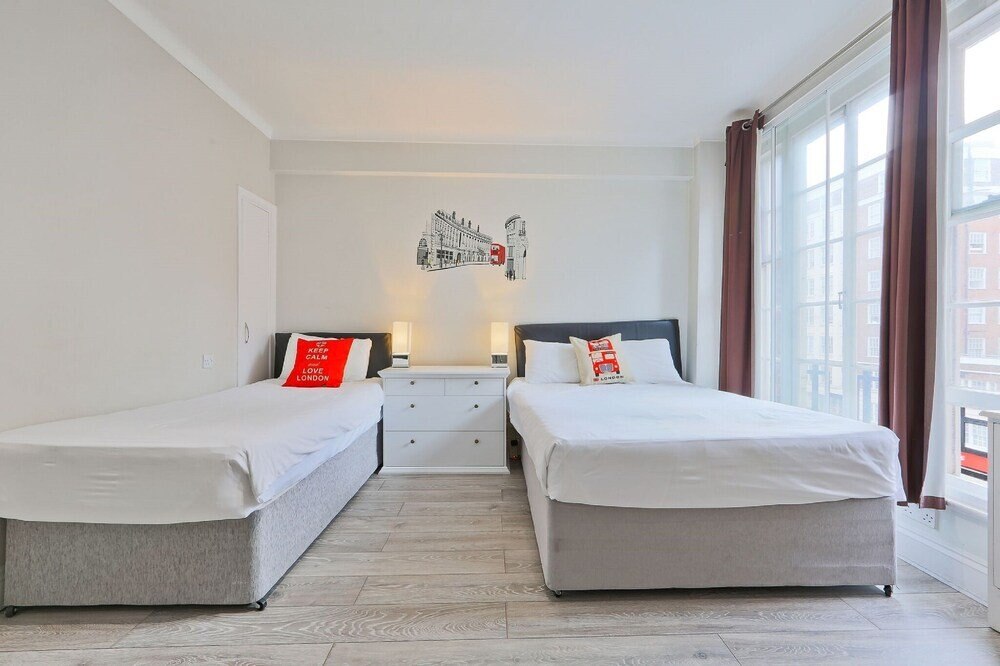 Cosy Central Apartments - Oxford Street - Tap to explore photos