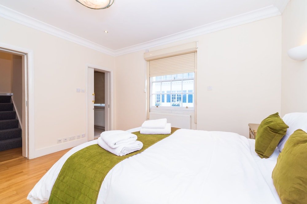 PML Apartments Elvaston Mews - Tap to explore photos