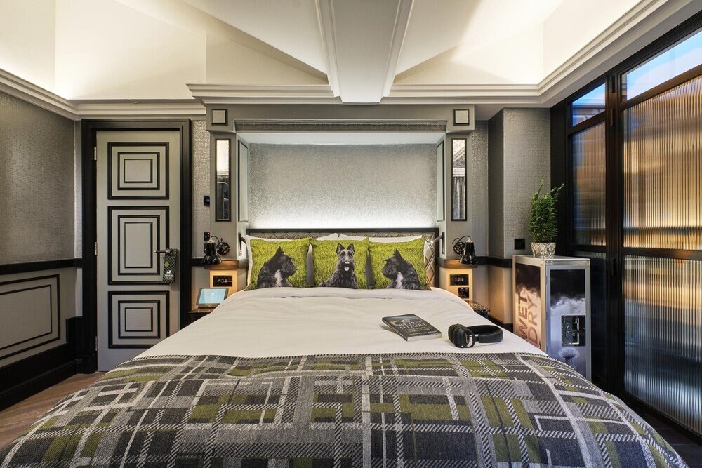 The Gyle - Kings Cross St Pancras, London Room Type - Feature Double with Balcony The Gyle - Kings Cross St Pancras, London Room Type - Feature Double with Balcony
