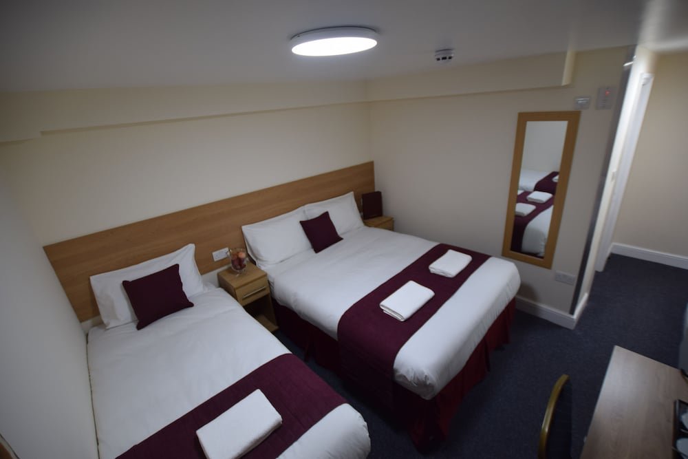 PremierLux Apartments Room Type - Standard Twin Room, 2 Twin Beds, Non Smoking, City View