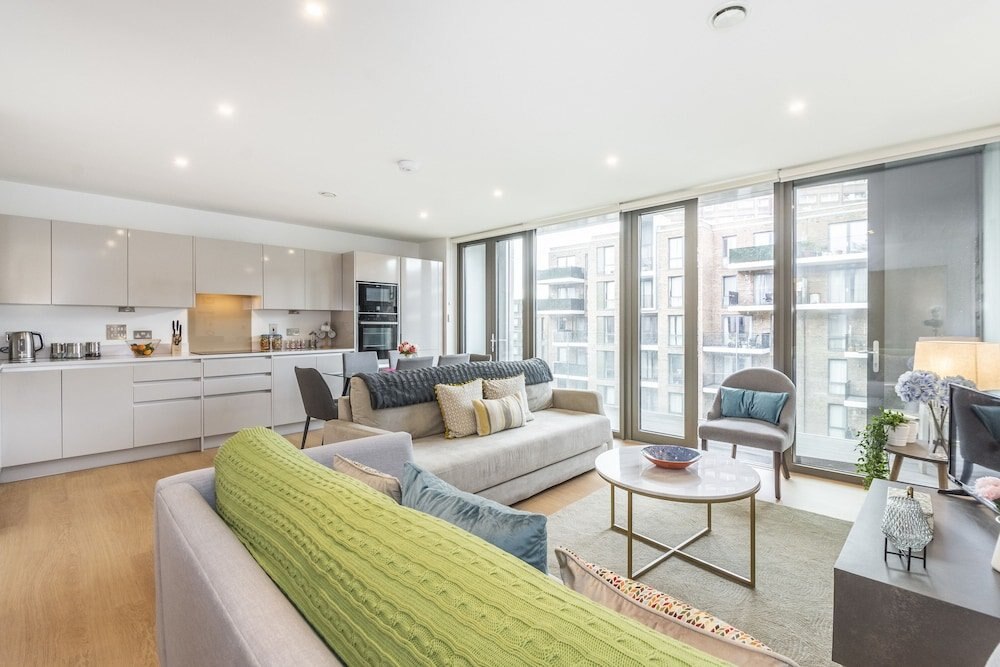 Stunning Brand New Westminster Apartment - Tap to explore photos