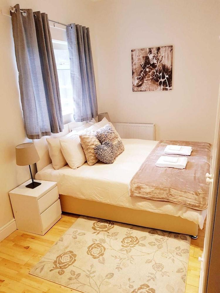 Cogie Abode Room Type - Double or Twin Room, Shared Bathroom (DELUXE EXTRA)