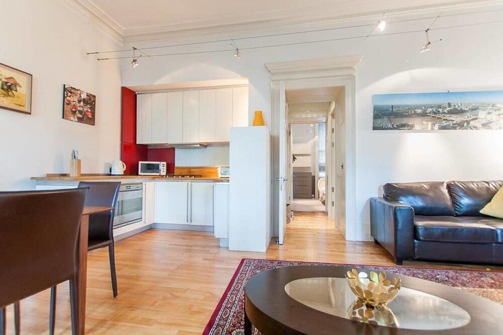 PML Apartments Porchester - Tap to explore photos