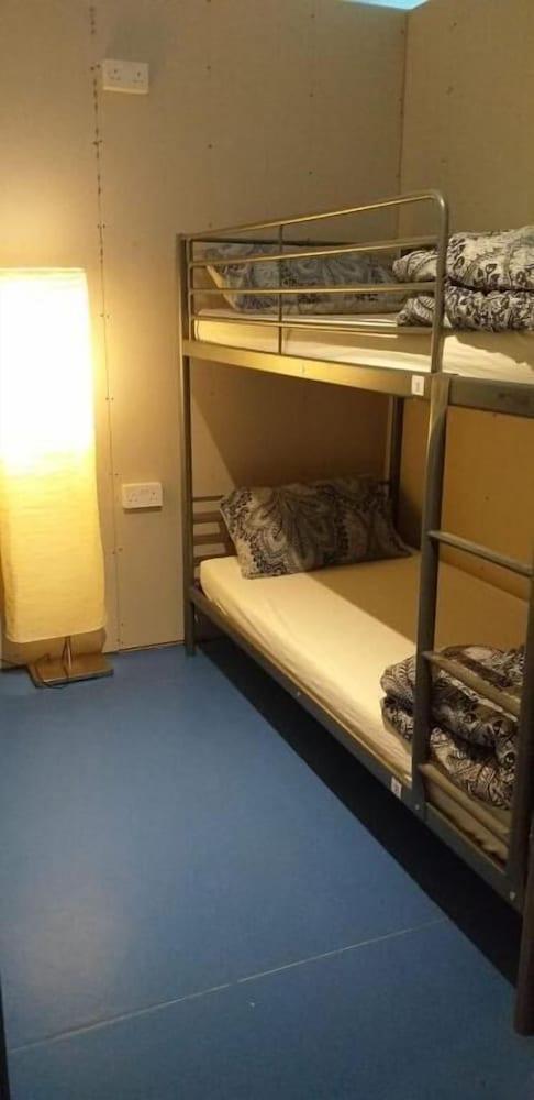 The Queens Hostel Room Type - Shared Dormitory (Mixed, 6 Bed)