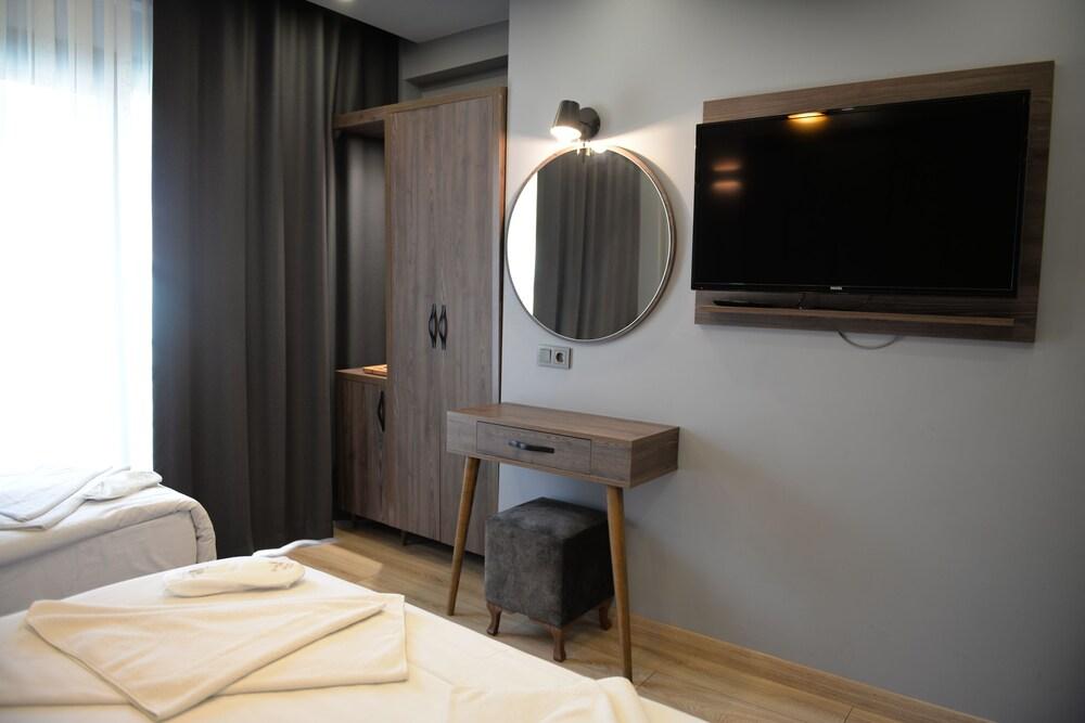 Basilissis Hotel Room Type - Standard Triple Room