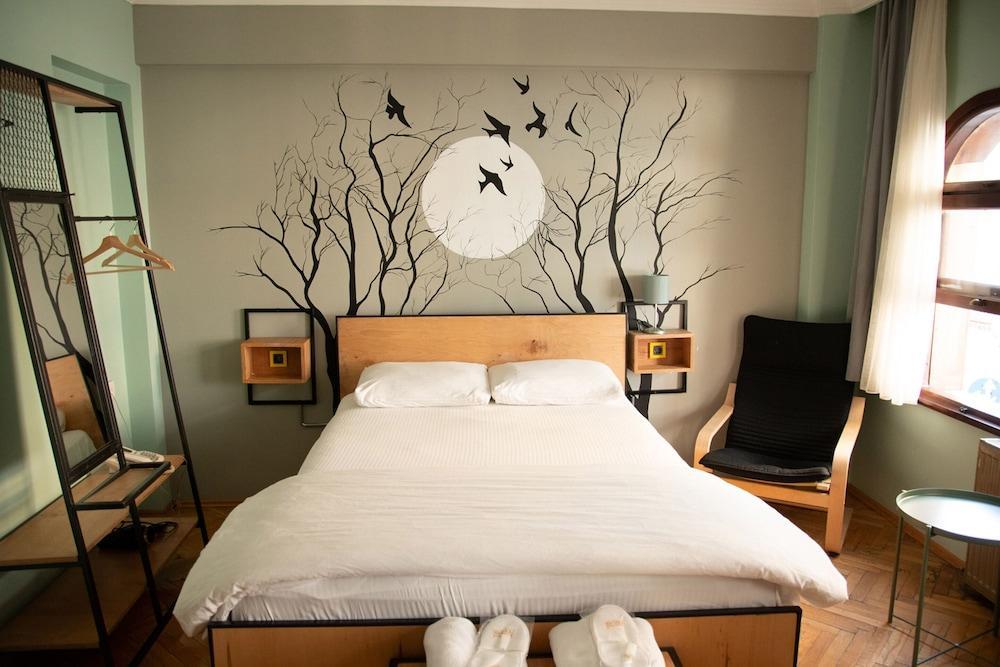 Yolohostel Room Type - Deluxe Double Room, 1 Queen Bed, City View Yolohostel Room Type - Deluxe Double Room, 1 Queen Bed, City View