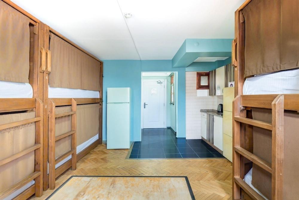 Yolohostel Room Type - Deluxe Shared Dormitory, Women only