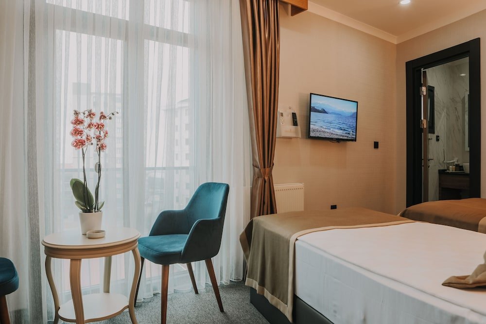 Grand Lark Otel Room Type - Business Twin Room, 2 Twin Beds, City View