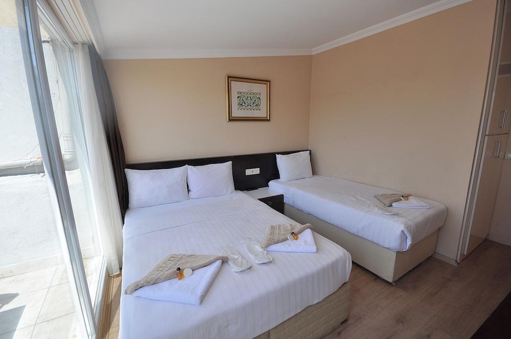 BAYKAL OTEL Room Type - Deluxe Triple Room, City View