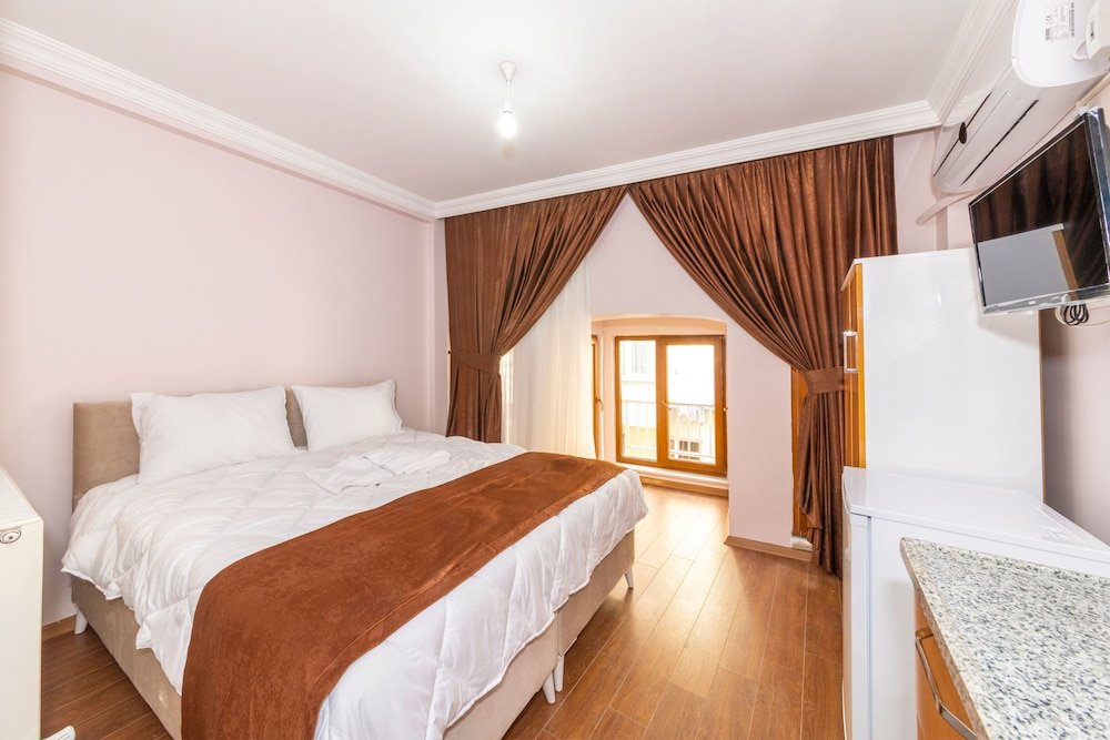 Tavra Hotel Room Type - Comfort Room