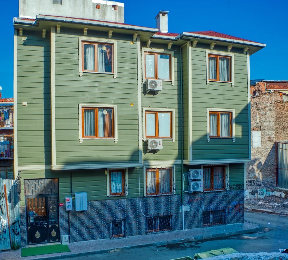 Garth of Balat Hotel - Tap to explore photos