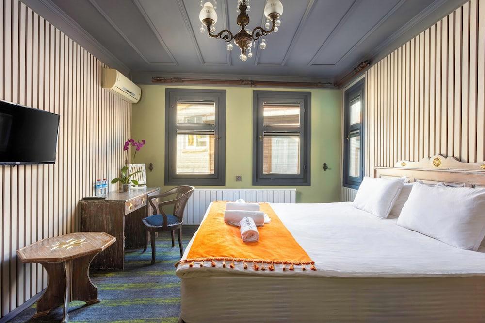 Wonder Wood Hotel Room Type - Standard Double Room