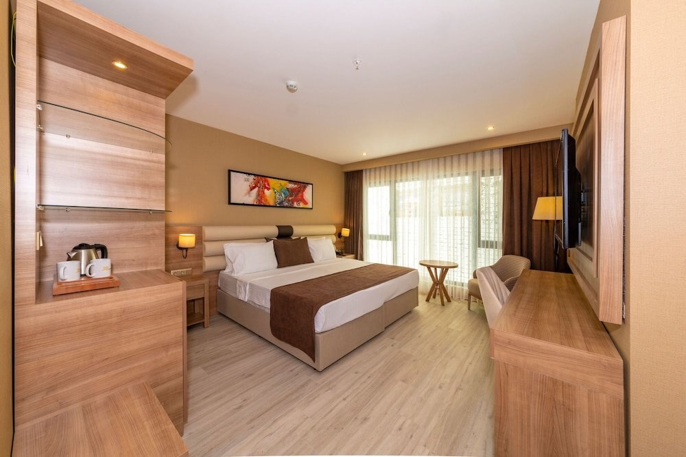 38 Hotel Room Type - Standard Room