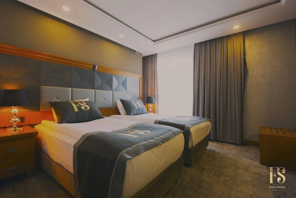 Four Seven Hotel Room Type - Standard Twin Room