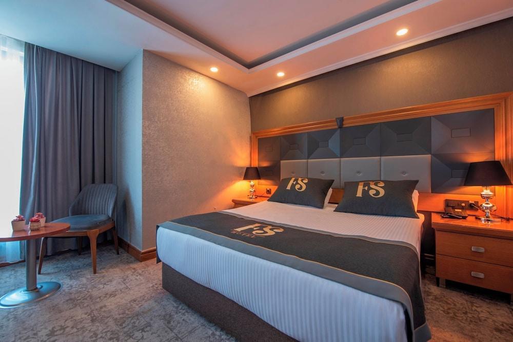 Four Seven Hotel Room Type - Superior Double Room, 1 Double Bed, Non Smoking, City View