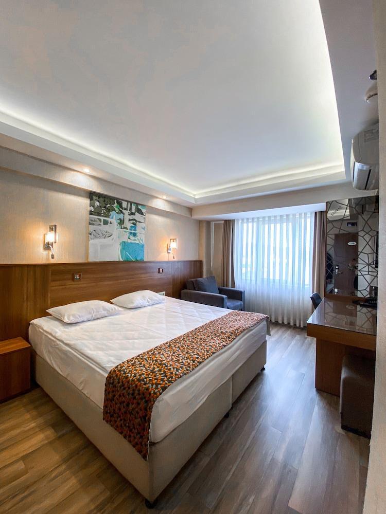 B Guest Hotel Room Type - Superior Double Room B Guest Hotel Room Type - Superior Double Room