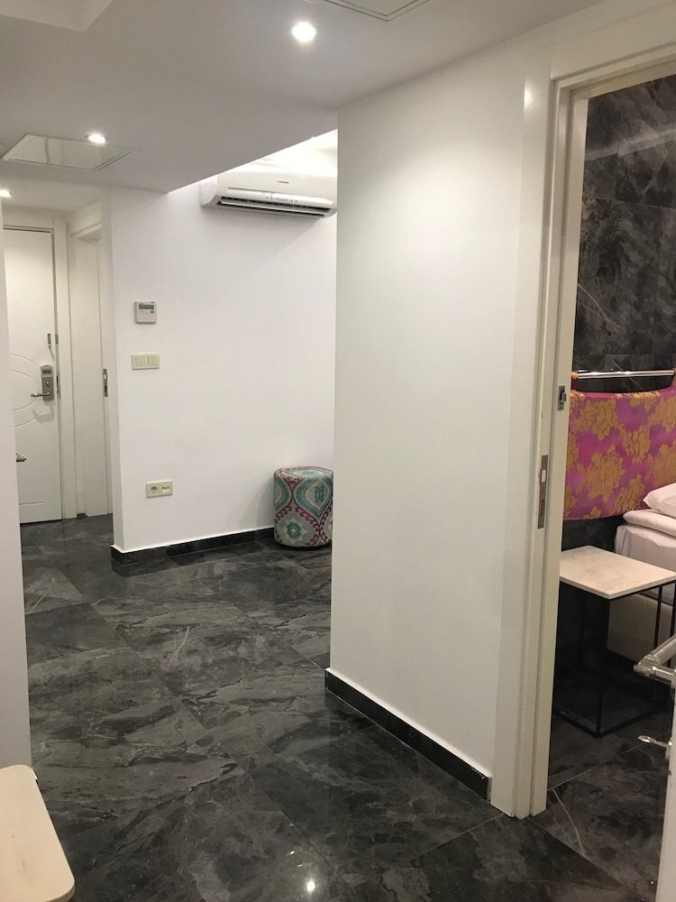 B Guest Hotel Room Type - Family Apartment