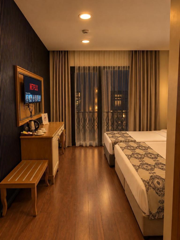 Eliza Hotel