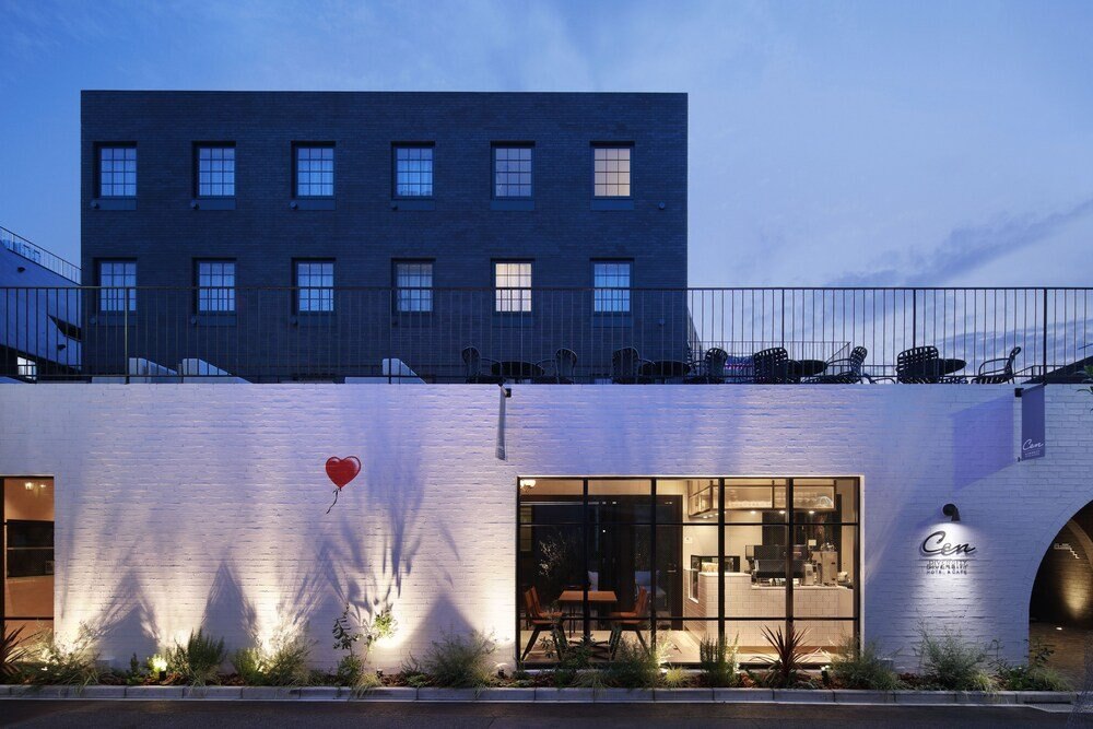 Cen DIVERSITY HOTEL & CAFE