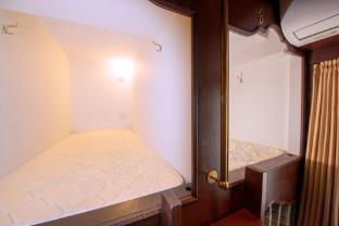 The WARDROBE Hostel RECORD